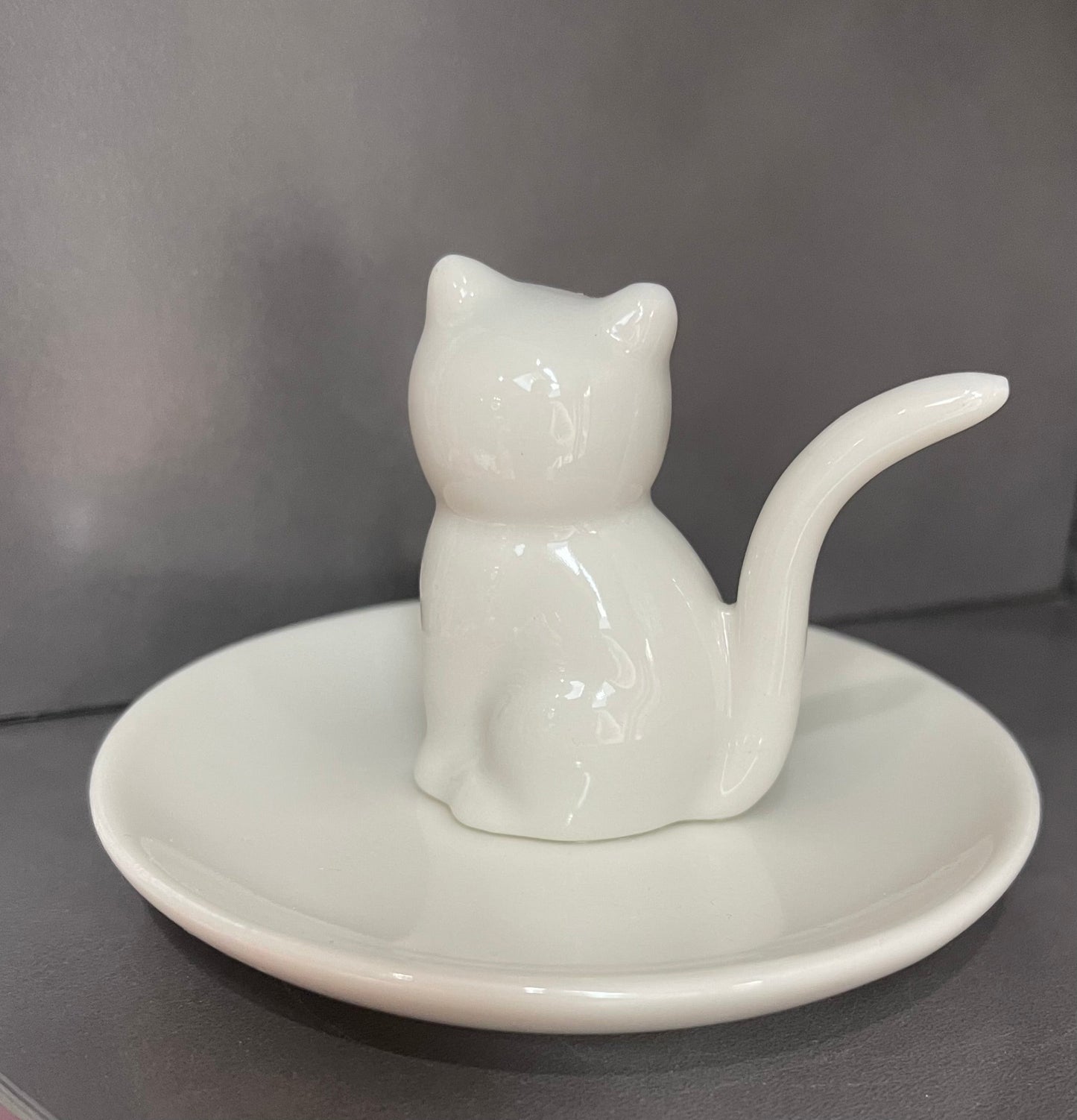 White Ceramic Cat Ring Holder Dish – Jewellery Trinket Tray Gift