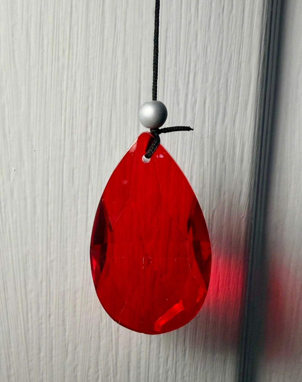 Poppy Wind Chime – Stained Glass Effect Hanging Garden Chime | Remembrance Memorial Garden Ornament Gift