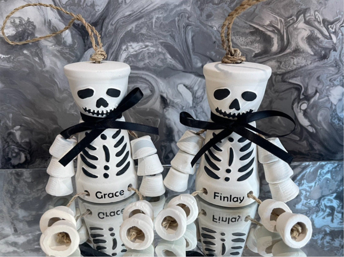 Halloween Personalised Terracotta Plant Pot Man Skeleton Character, Hanging Home or Garden Ornament , Shelf Sitter Decoration Autumn Garden Gifts