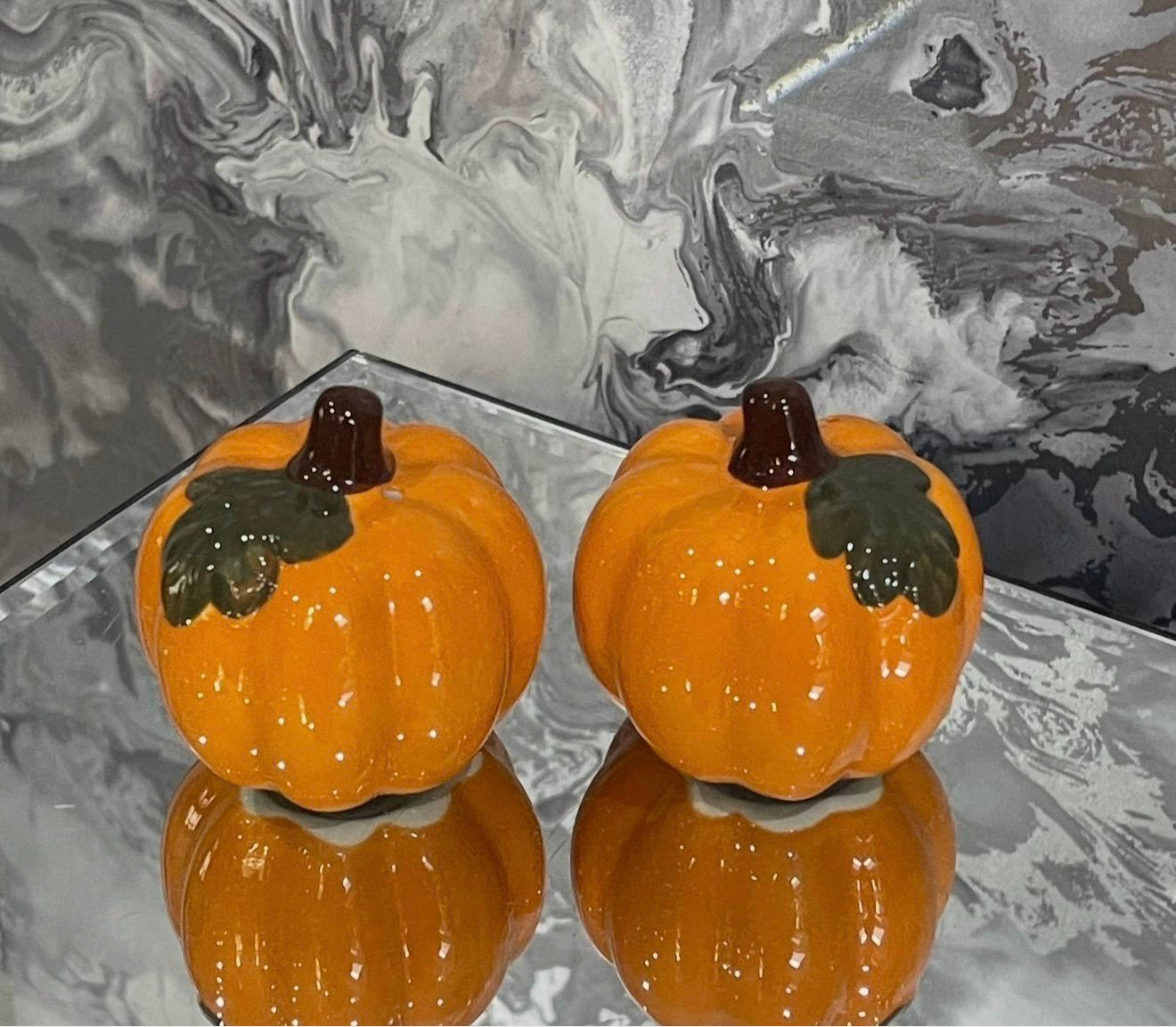 Pumpkin Salt & Pepper Shakers, Ceramic Autumn Cruet Set, Fall Kitchen Table Decor, Halloween Gift