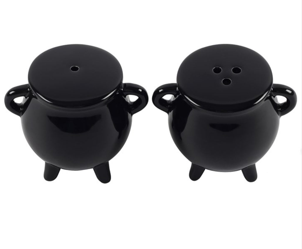 Novelty Cauldron Salt & Pepper Pots Shakers Set Gothic Witch Kitchen Decor Halloween Gifts