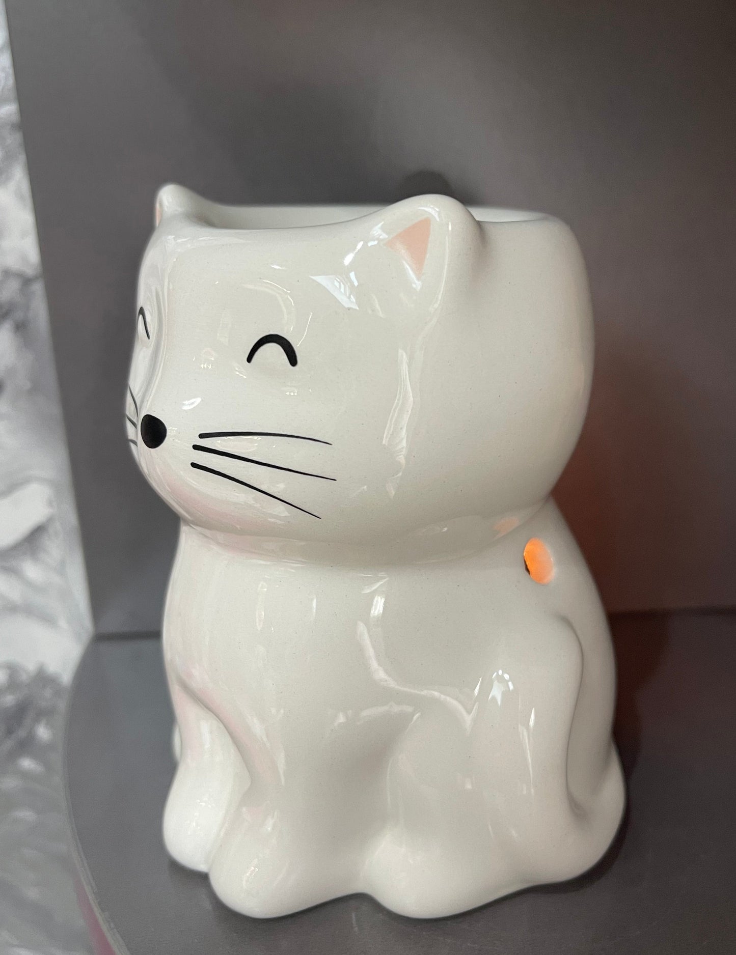 White Ceramic Cat Oil Burner – Home Fragrance & Decor Gift