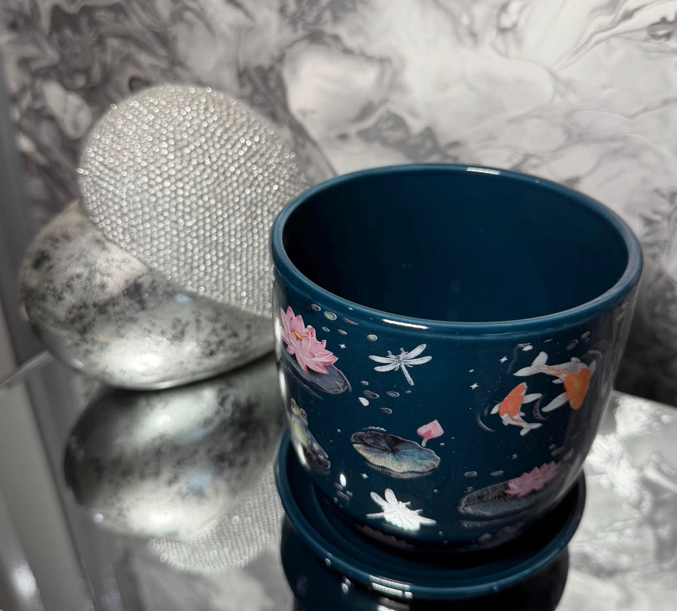 New Pond Print Plant Pot & Saucer featuring Dragonfly, Koi Fish, Water Lily & Frogs