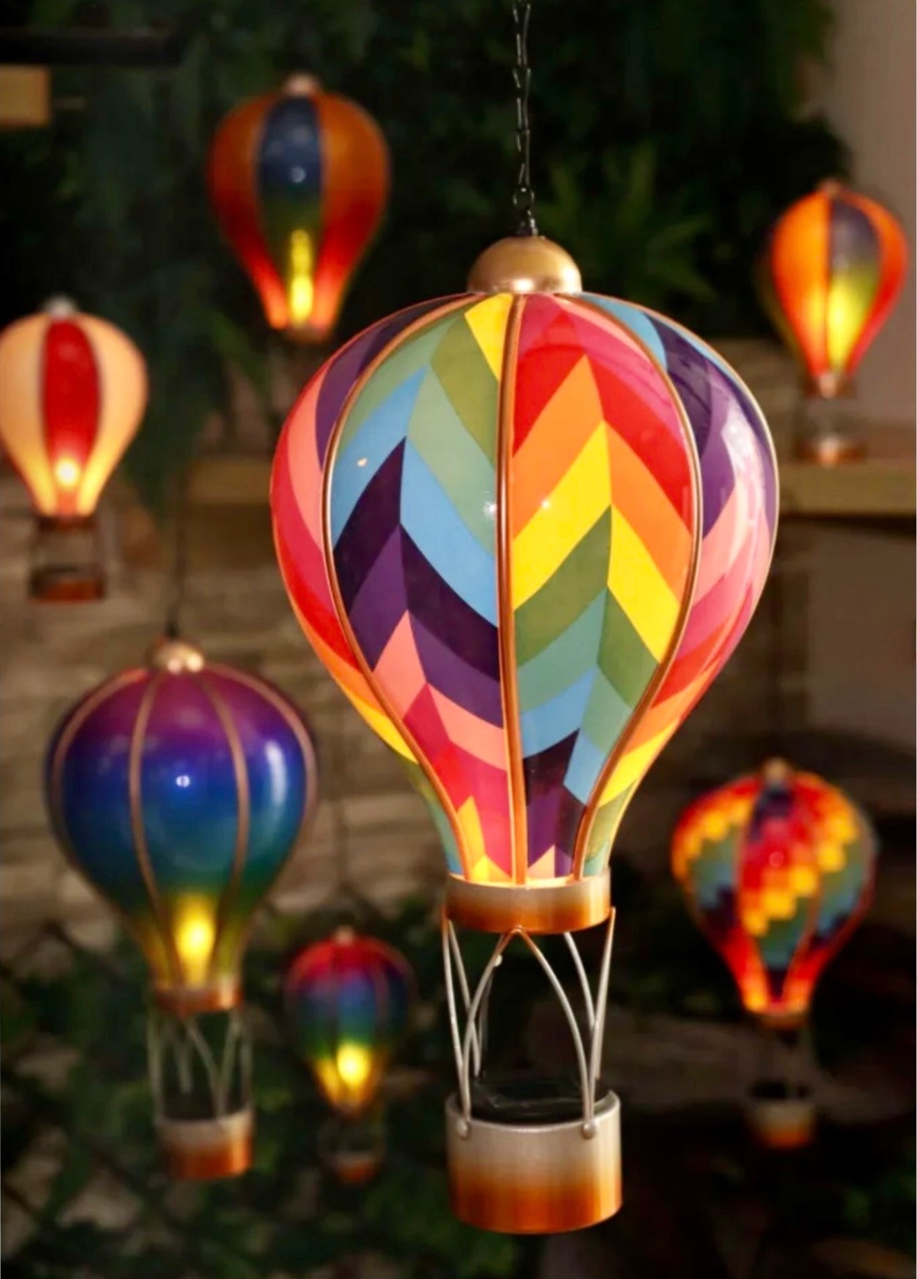 Solar Hot Air Balloon Lantern – Flickering Flame Effect LED Garden Light – Hanging Outdoor Decor – 6 Designs, 2 Sizes
