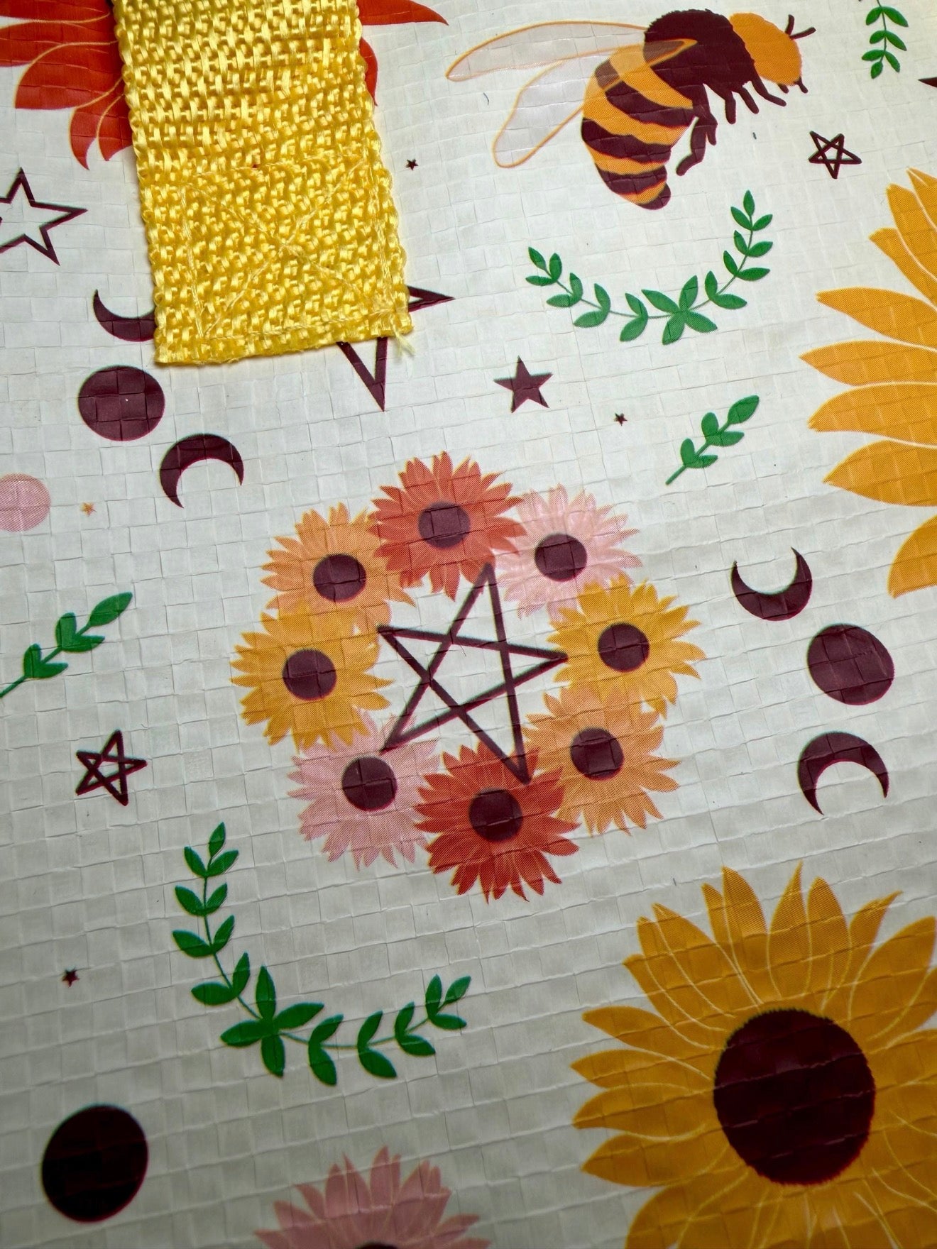 Sunflower & Bee Insulated Lunch Bag Made from Recycled Plastic | Reusable Lunch Tote | Eco Friendly Gift | Lunch Bag for Work School Picnics