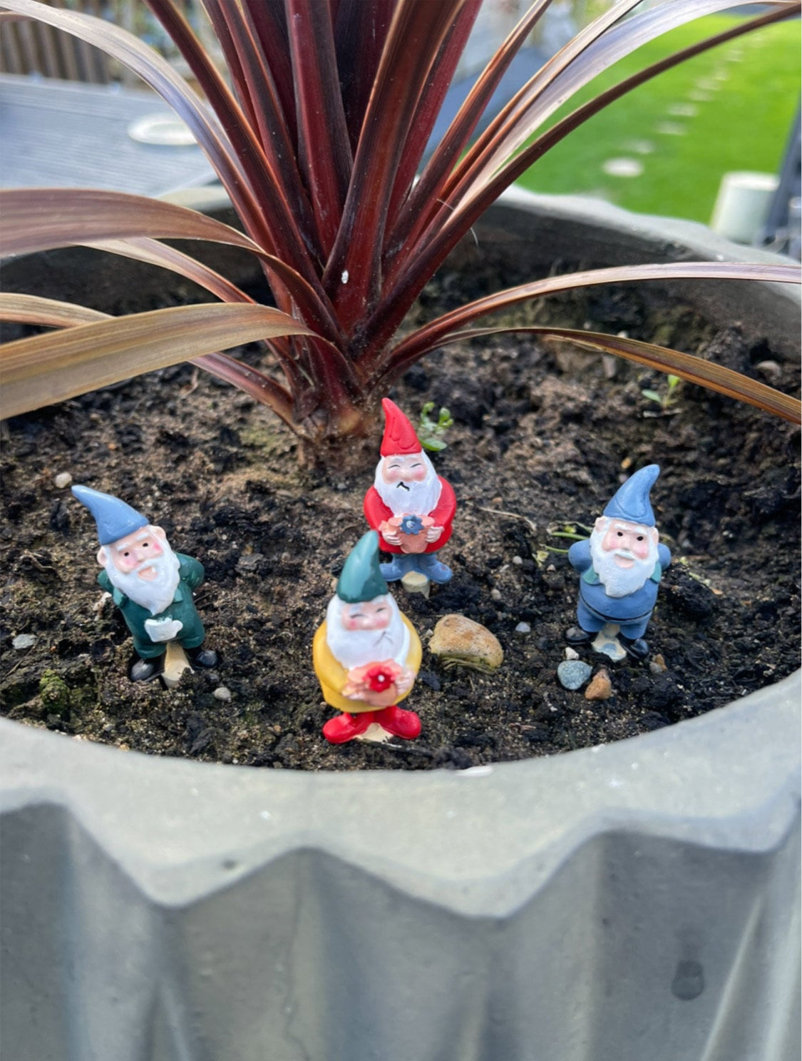 Set of 4 Mini Gnome Flowerpot Plant Pot Decorative Stake Ornaments