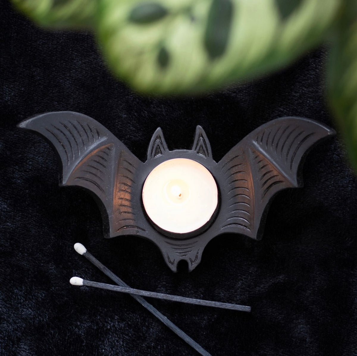 Black Bat Tealight Candle Holder – Gothic Halloween Decoration & Spooky Home Décor