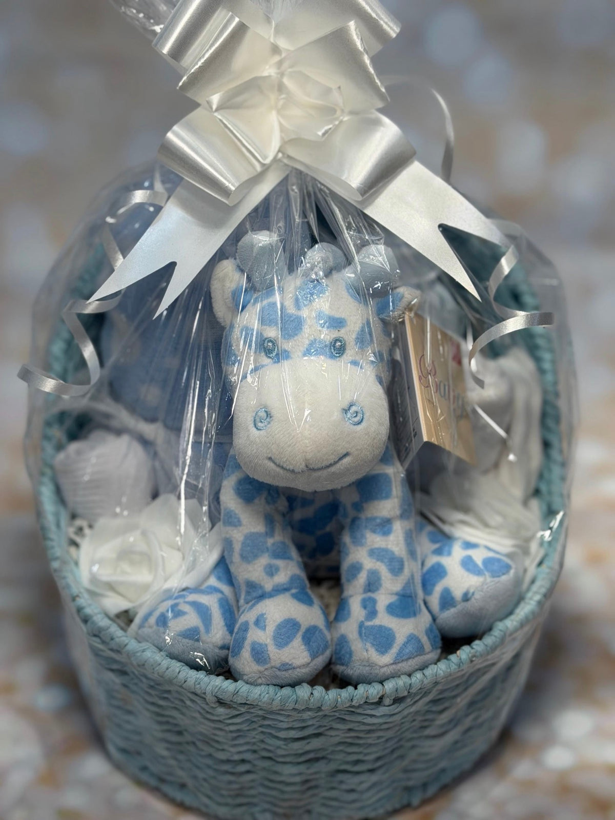 Giraffe Baby Gift Hamper – Pink or Blue