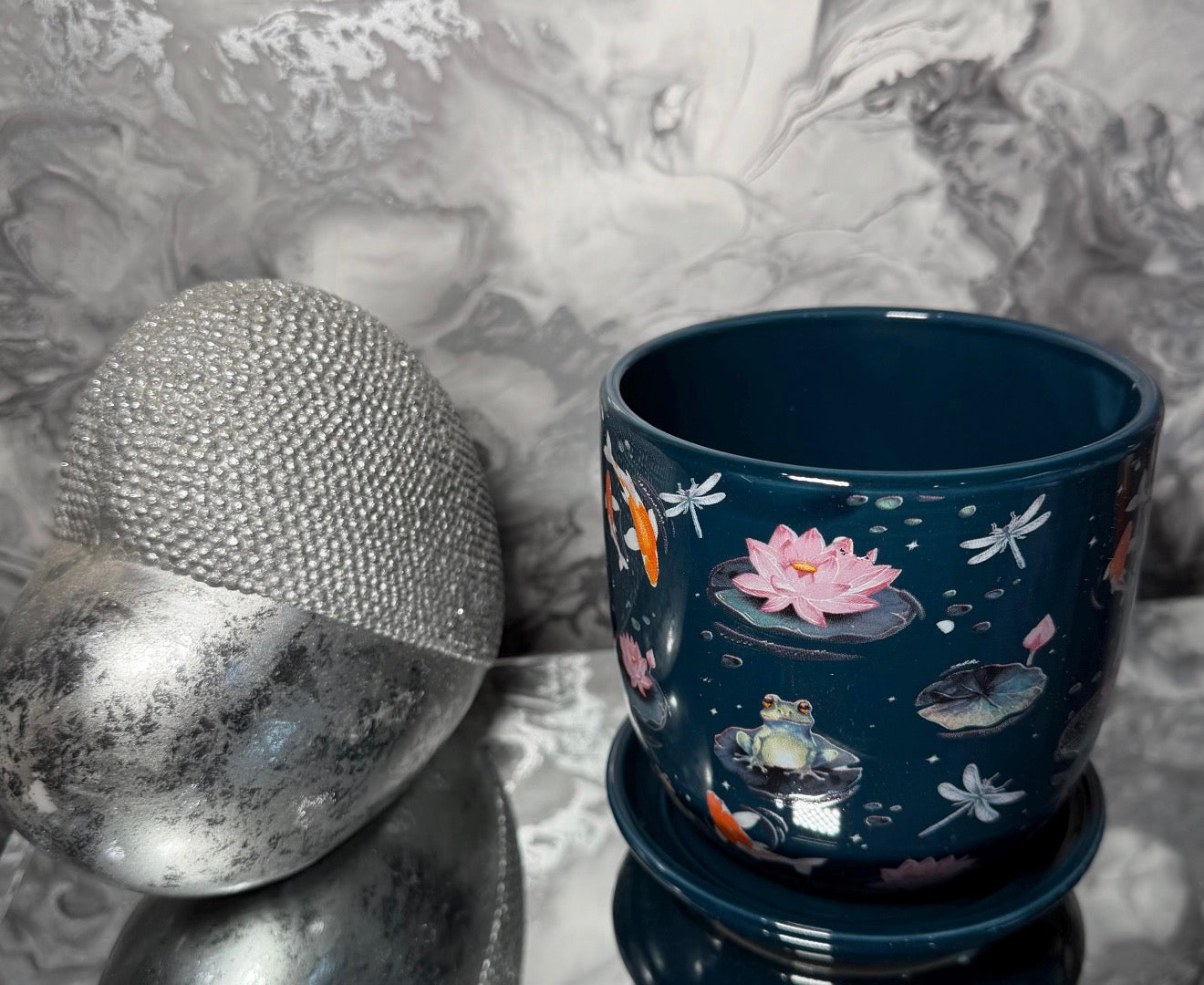 New Pond Print Plant Pot & Saucer featuring Dragonfly, Koi Fish, Water Lily & Frogs