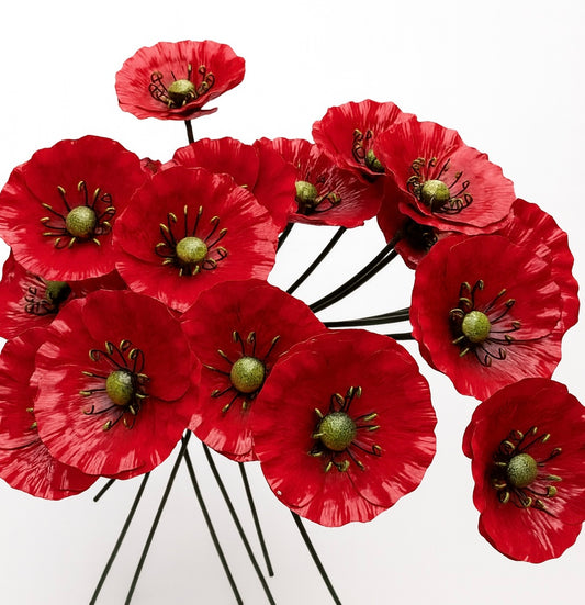 Metal Poppy Garden Stakes – Red Flower Memorial Ornament – Remembrance Day Outdoor Decoration Gift (45cm)