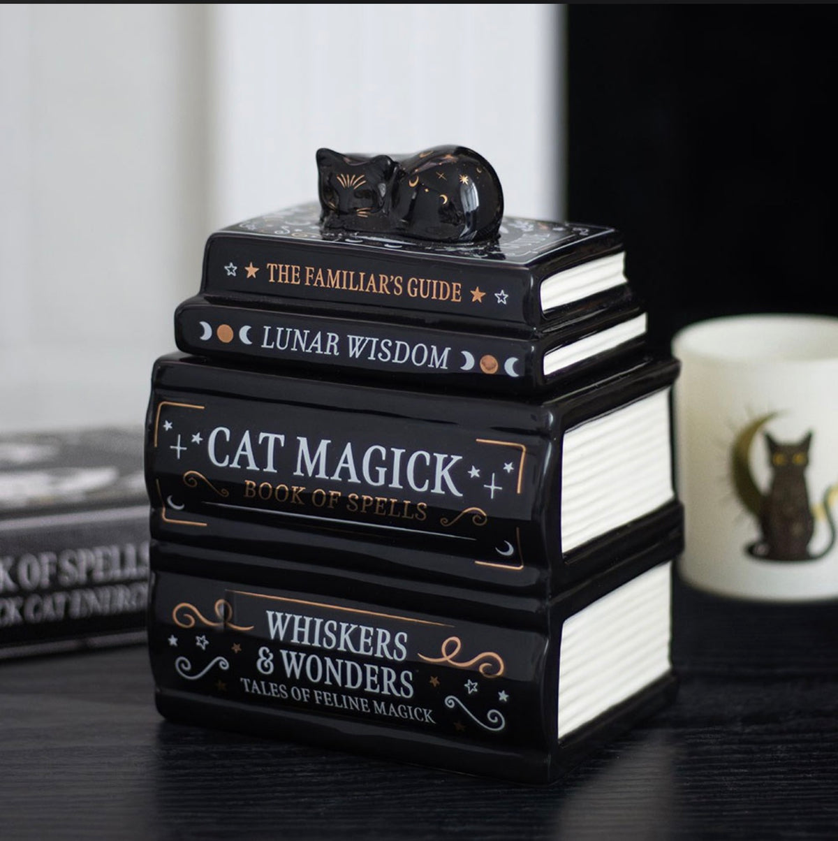 Black Cat Book Stack Oil Burner – Ceramic Wax Melt Burner