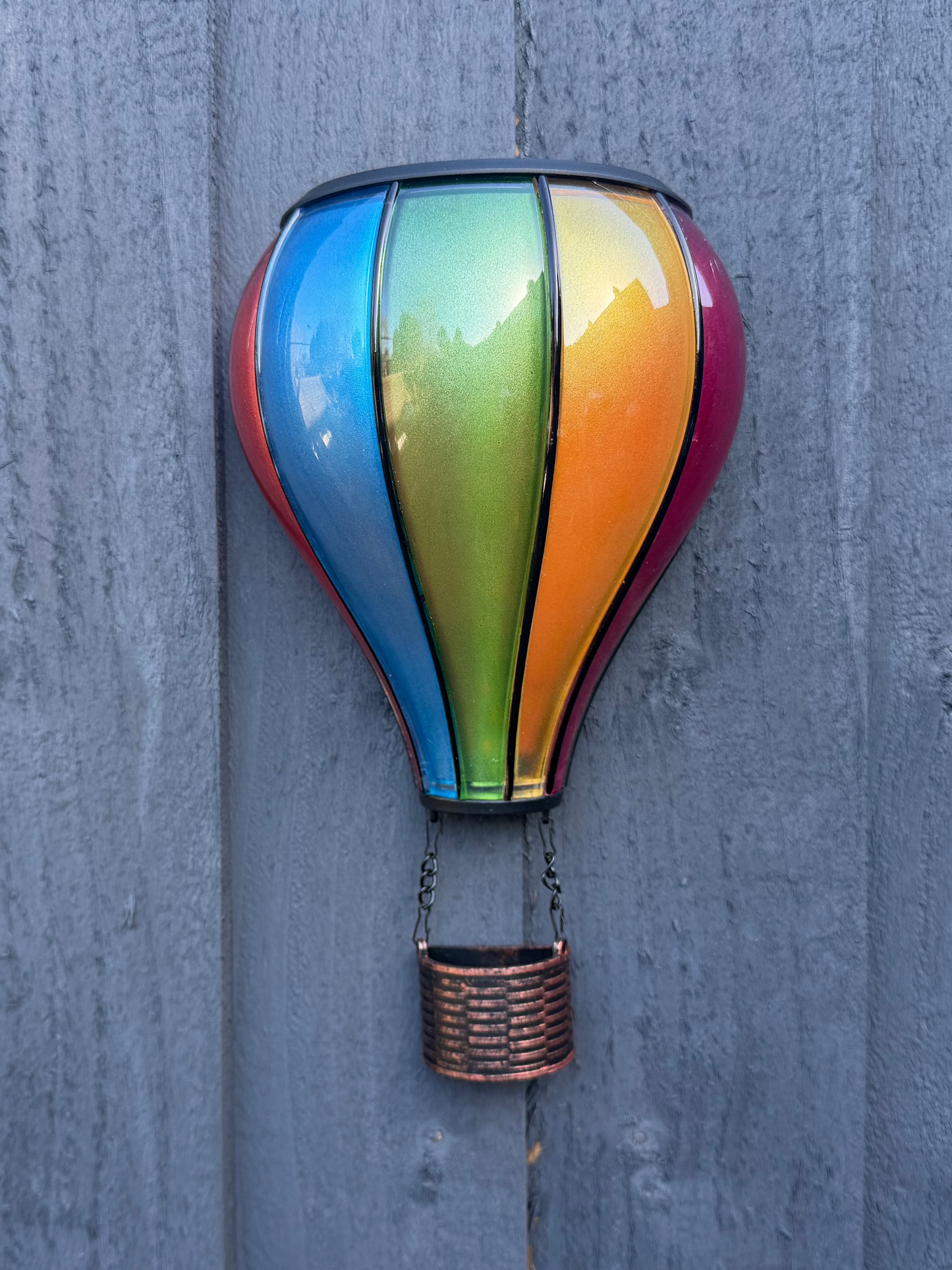 Solar Hot Air Balloon Wall Light – Colourful Garden Wall Art Outdoor Decor