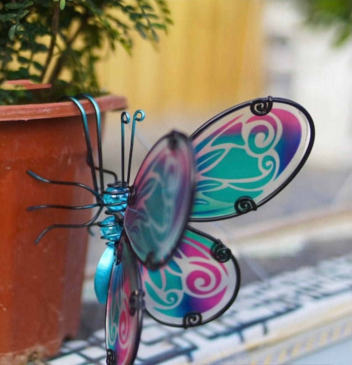 Glass Wing Butterfly, Honeybee or Dragonfly Decorative Plant Pot Hangers